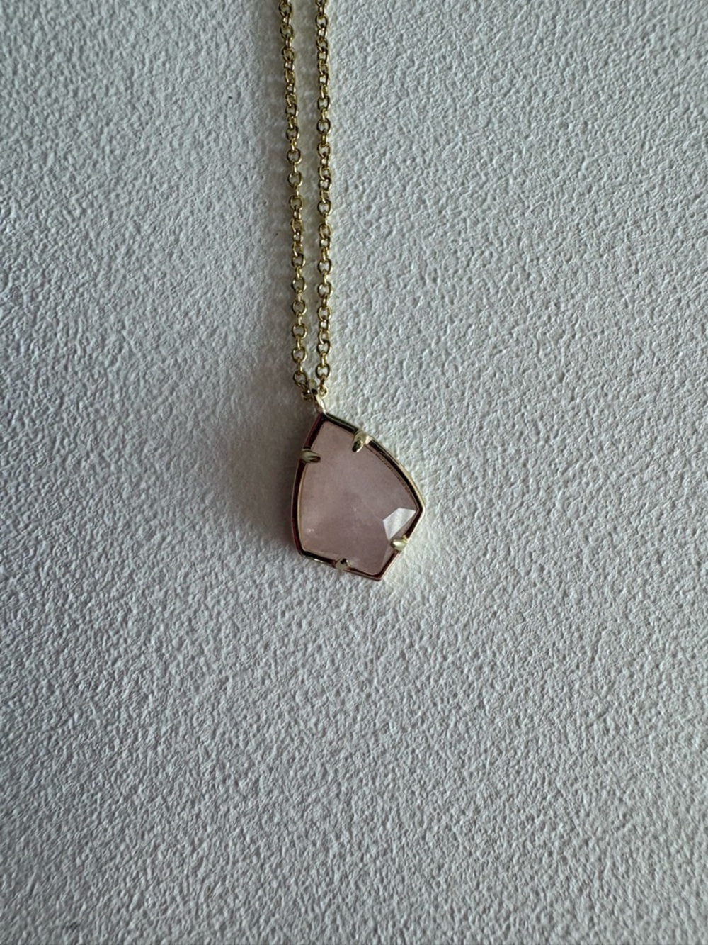 kendra Scott necklace